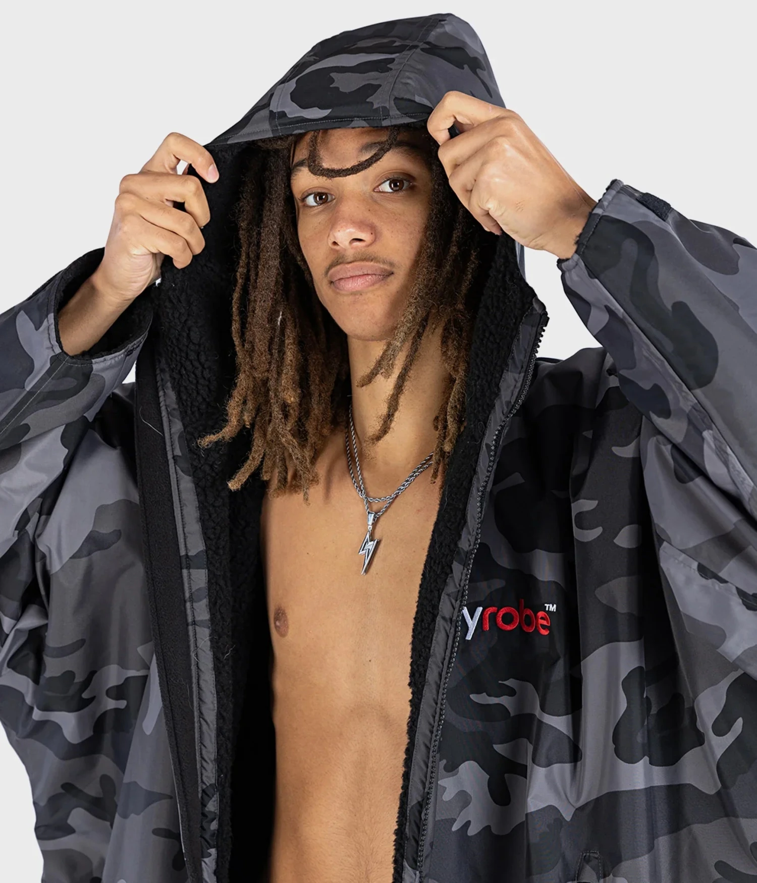 Dryrobe Advance Long Sleeve Black Camouflage - RECYCLED 3 Dryrobe Advance Long Sleeve Black Camouflage - RECYCLED - Image 3