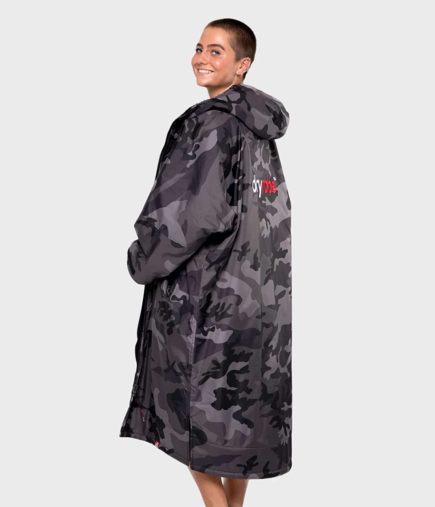 Dryrobe Advance Long Sleeve Black Camouflage - RECYCLED 11 Dryrobe Advance Long Sleeve Black Camouflage - RECYCLED - Image 11