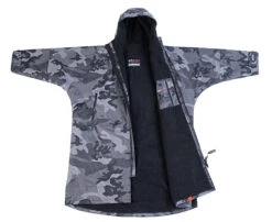 Dryrobe Advance Long Sleeve Black Camouflage - RECYCLED 17 Dryrobe Advance Long Sleeve Black Camouflage - RECYCLED -World Of Camping CAMO BLK M 009 2024x2024 2bb410f2 421e 4376 86a9 46b6ec7e47df