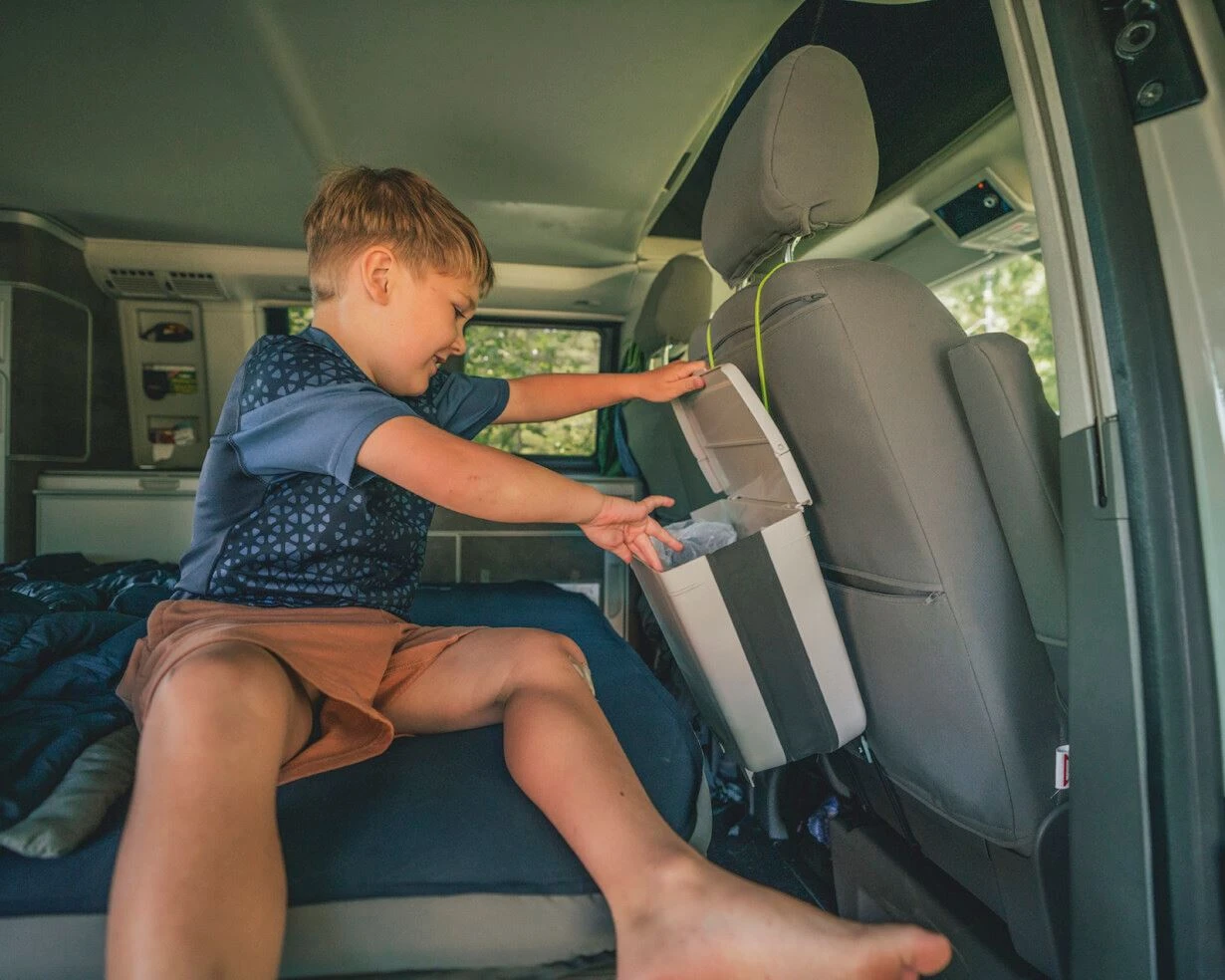 Outwell Van Trash 8L Bin 10 Outwell Van Trash 8L Bin - Image 10