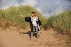 Dryrobe Advance Kids Short Sleeve BLACK PINK -World Of Camping KIDS BEACH DRYROBE 193 7d4a34d0 e1fa 411f 813f e72e10e204c6 2024x2024 1