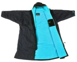 Dryrobe Advance Long Sleeve BLACK BLUE - RECYCLED -World Of Camping Long sleeve 0001 BlackBlue 2024x2024 32d3ae3a cb1b 40b7 8fcf 3de7dbfb6f5f