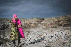 Dryrobe Advance Long Sleeve Camouflage Pink - RECYCLED -World Of Camping camo pink lifestyle 2024x2024 84278ec1 1635 47e1 84af d873e5d5c158